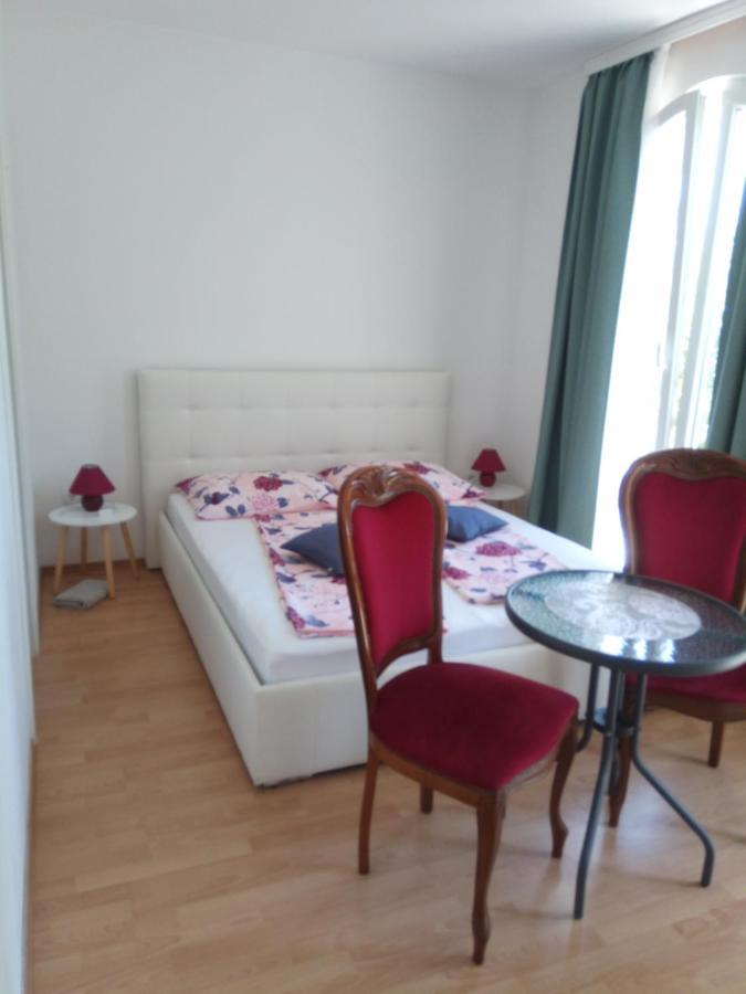 Ana Rooms Krk Town Bagian luar foto