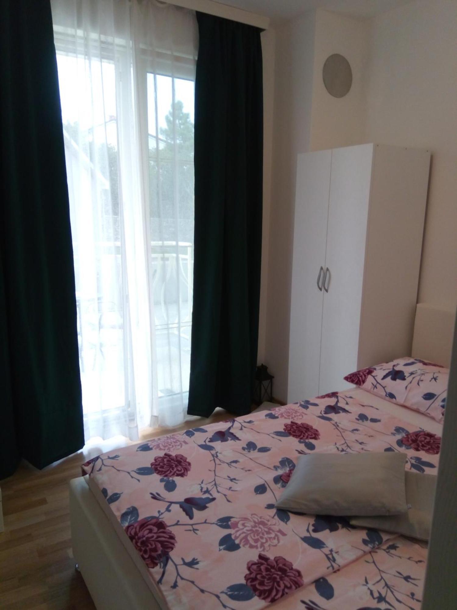 Ana Rooms Krk Town Bagian luar foto