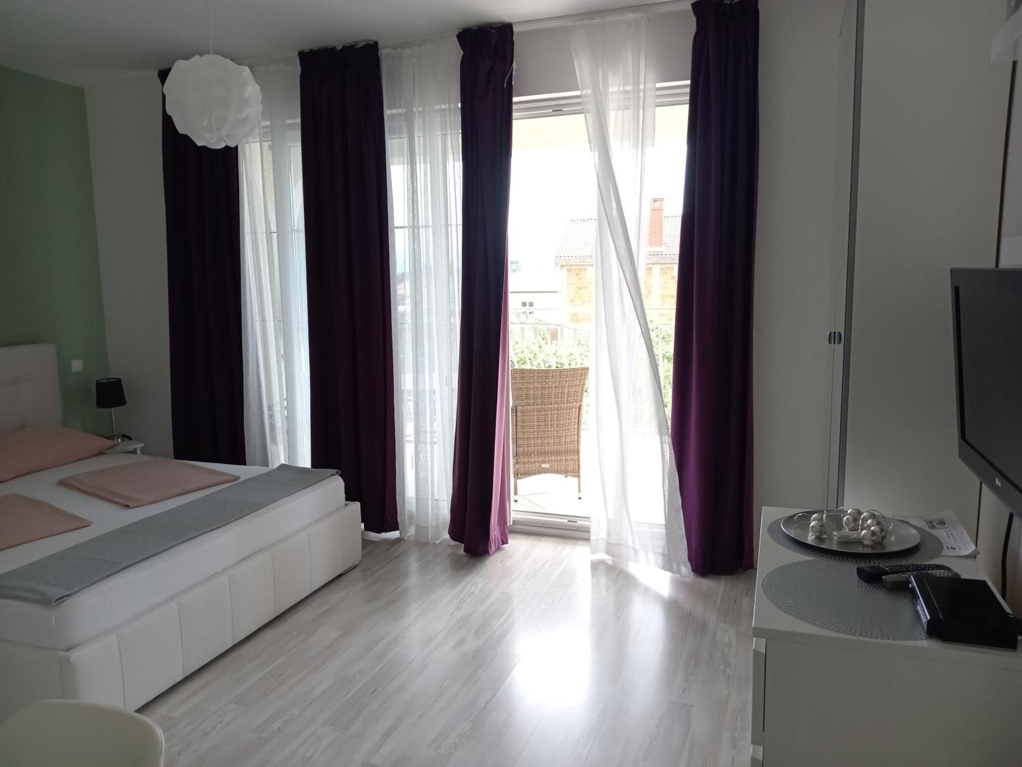 Ana Rooms Krk Town Bagian luar foto