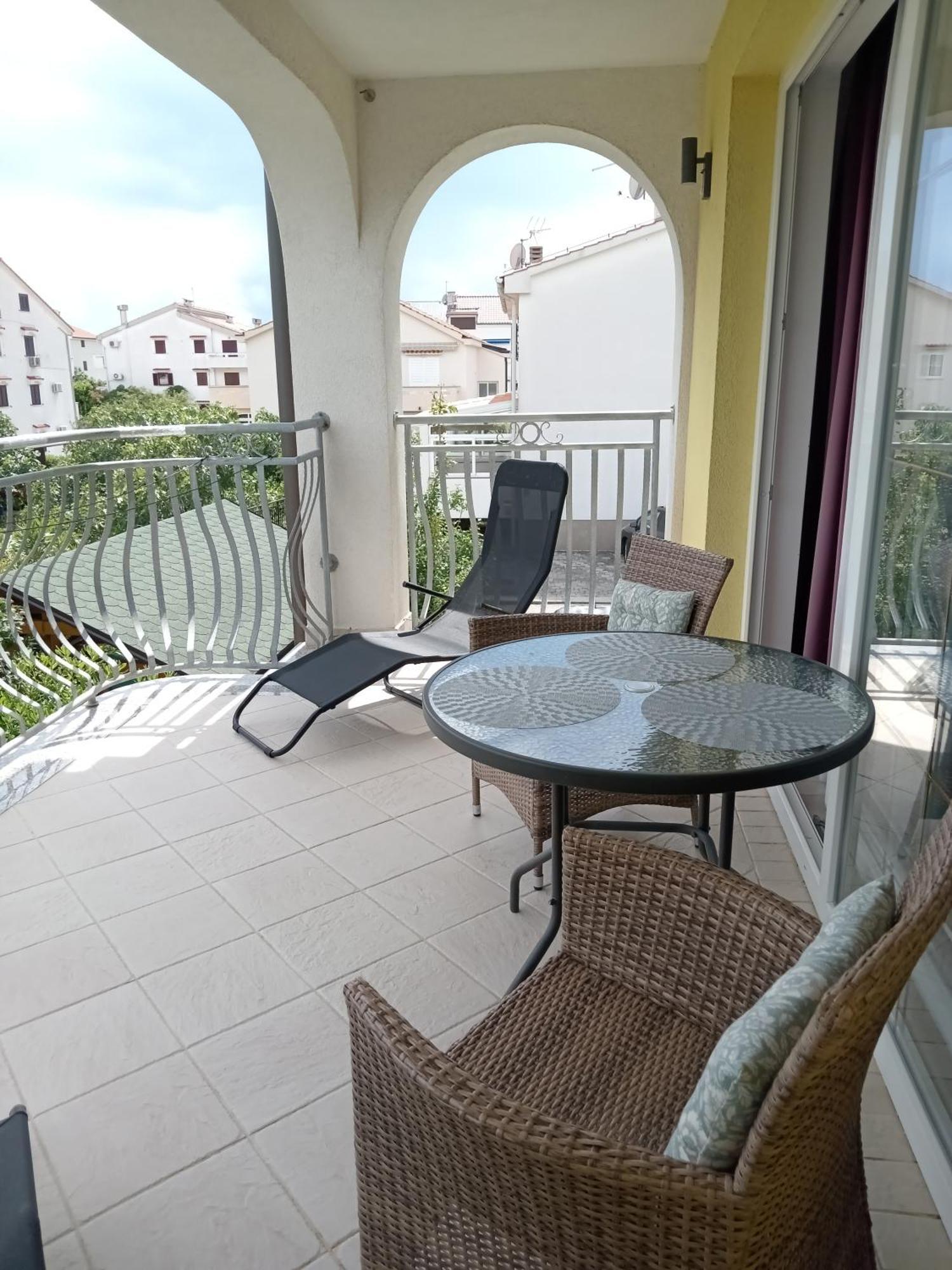Ana Rooms Krk Town Bagian luar foto