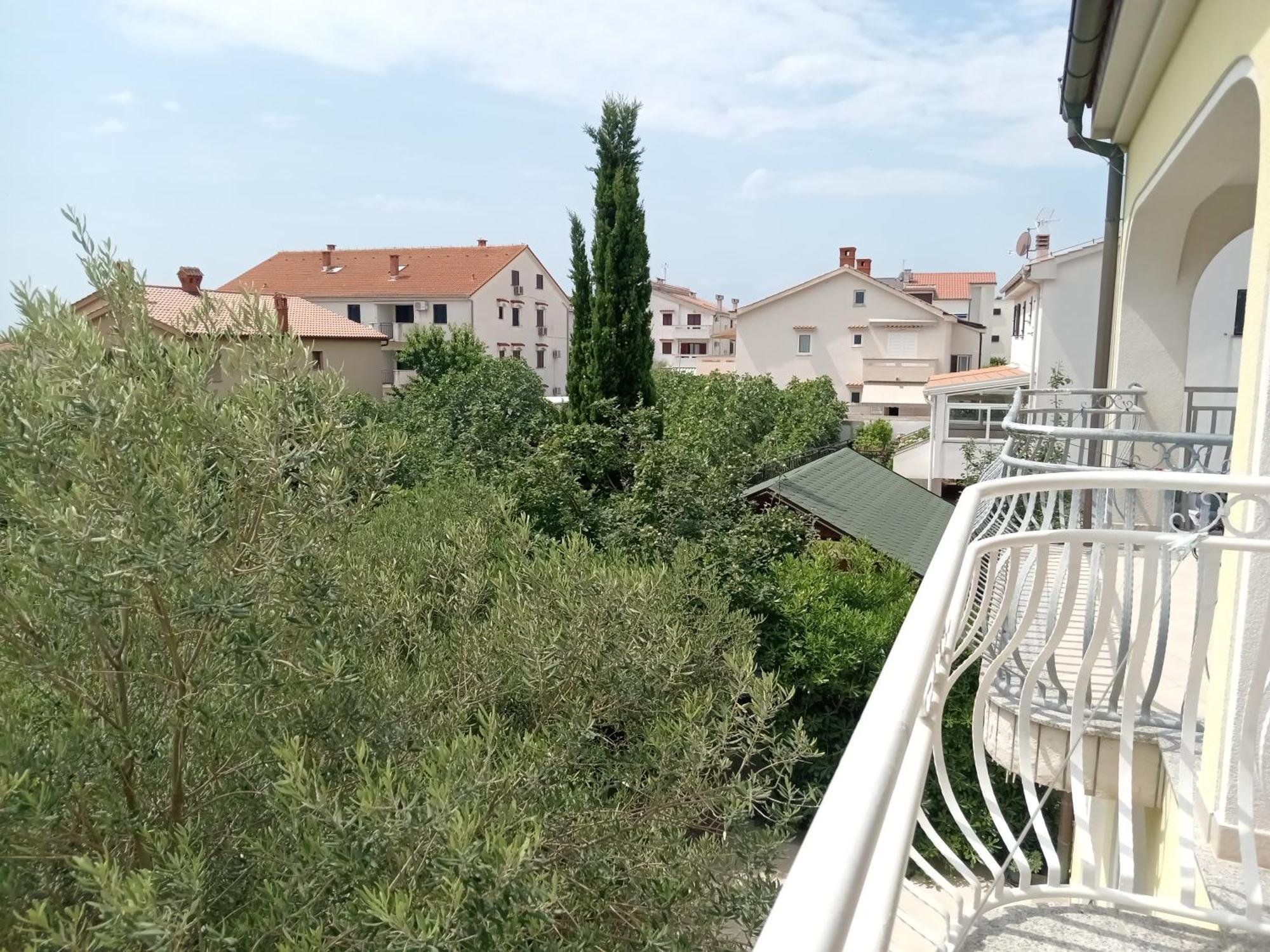 Ana Rooms Krk Town Bagian luar foto
