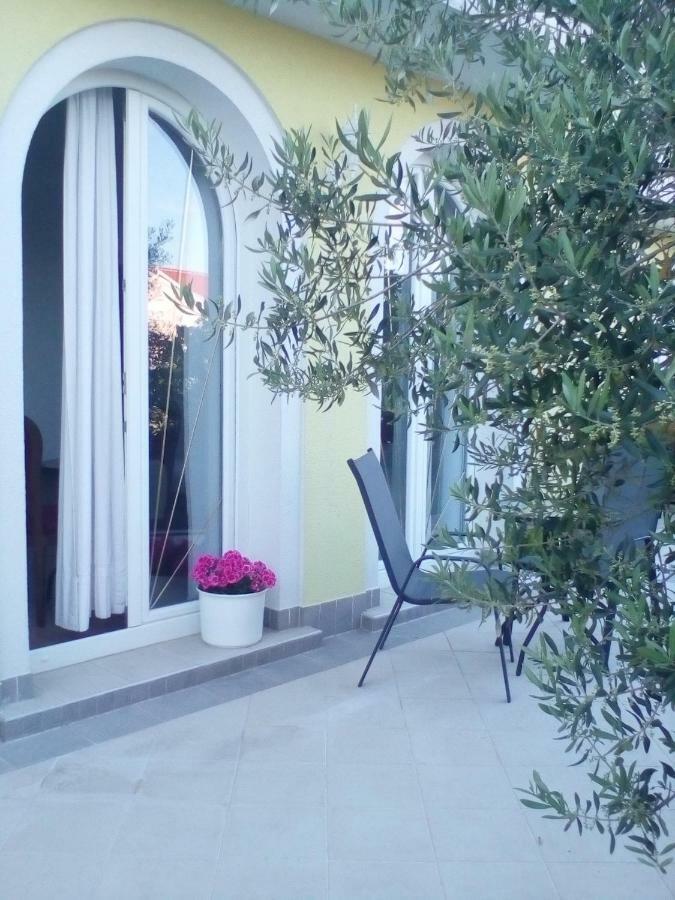 Ana Rooms Krk Town Bagian luar foto